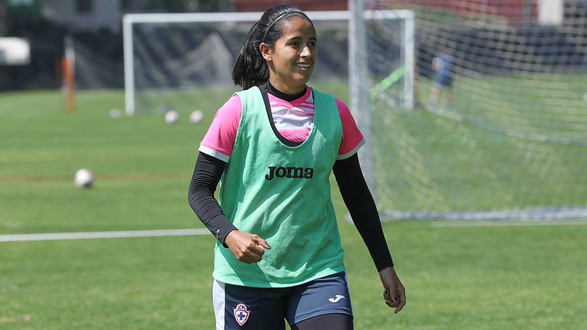 Claudia Cid se dijo orgullosa de ser la capitana del Cruz Azul Femenil 