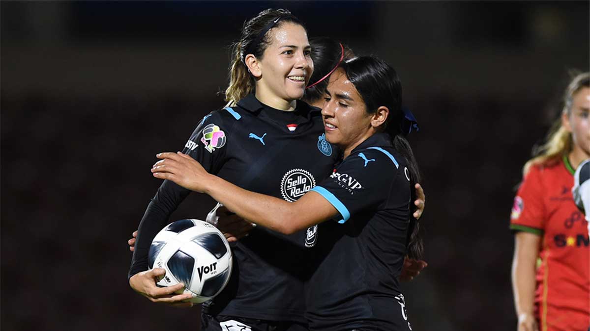 Chivas femenil viene de atrás y vence 2-1 a las Bravitas en Ciudad Juárez 