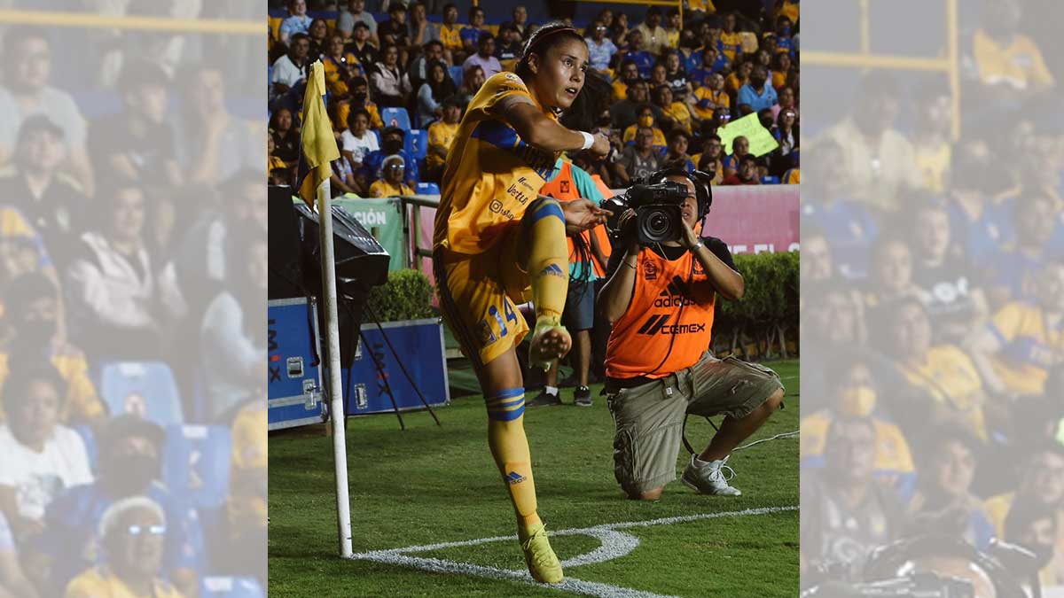 Impactante gol olímpico de Lizbeth Ovalle en el triunfo de Tigres 3-0 sobre Pumas