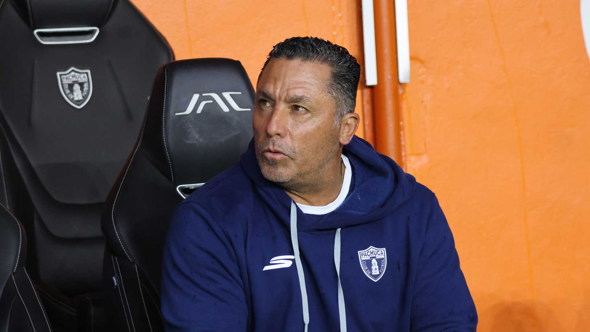 Óscar Torres, DT de Pachuca femenil: “Venimos a escribir una historia de oro en la Concachampions W”