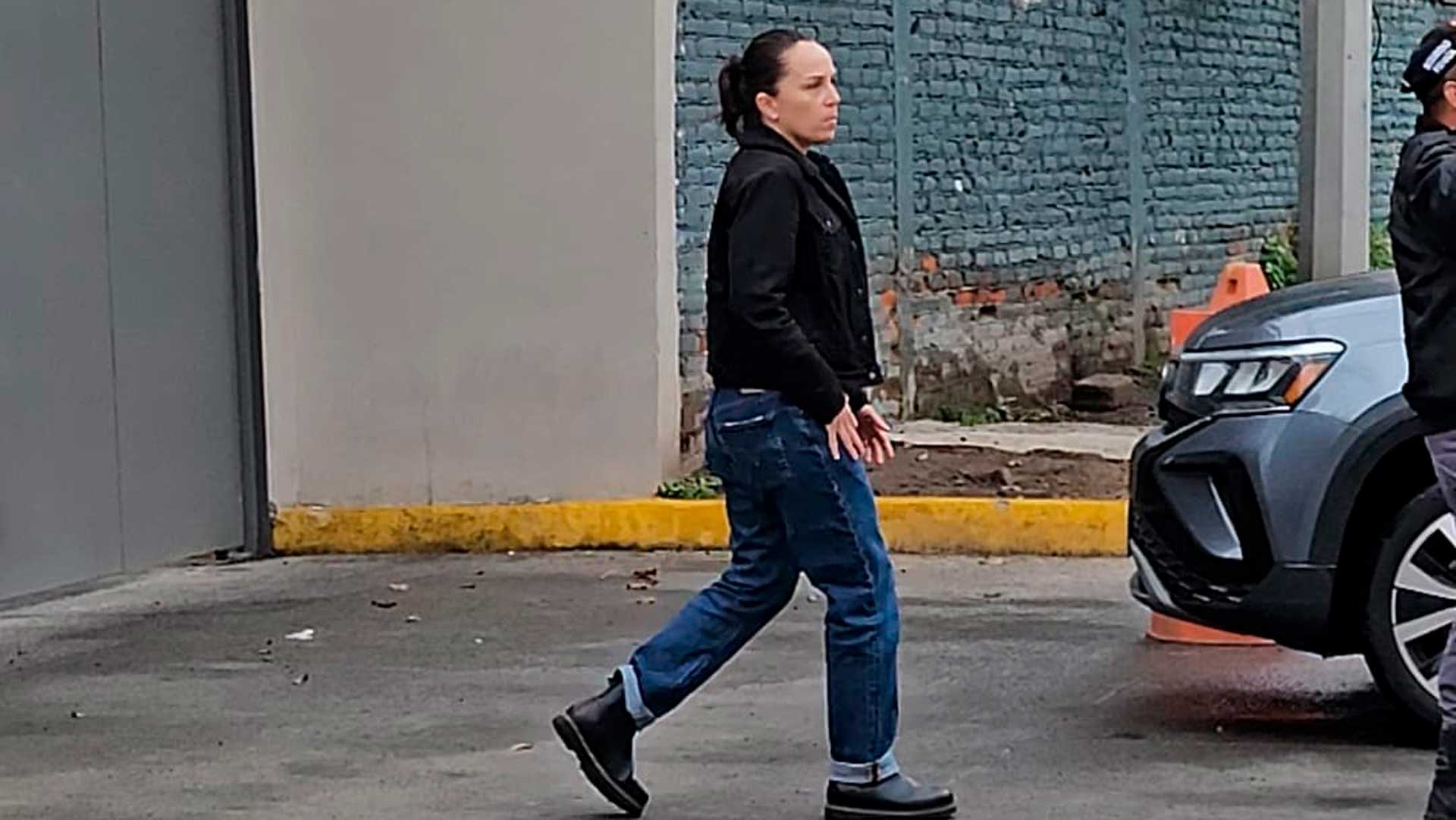 Ana Galindo visita las instalaciones de América Femenil