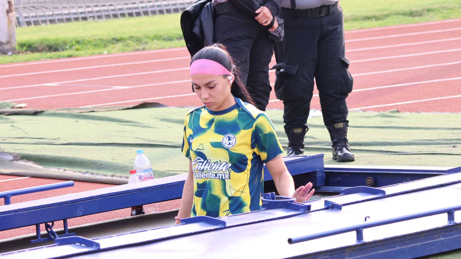 América femenil: Sabrina Enciso se muestra sonriente en Coapa pese a rumores de salida 