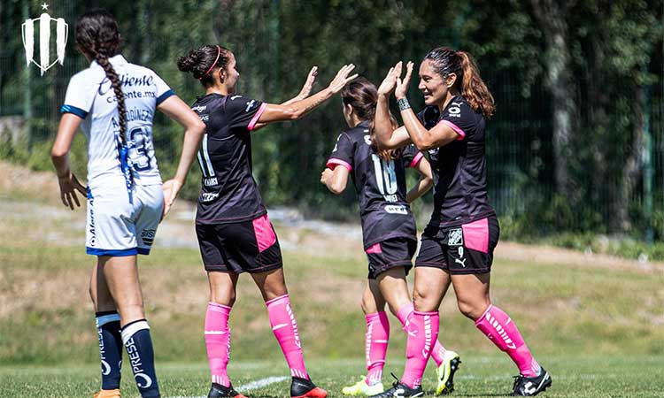 Rayadas sufre, pero vence 3-2 a Puebla femenil