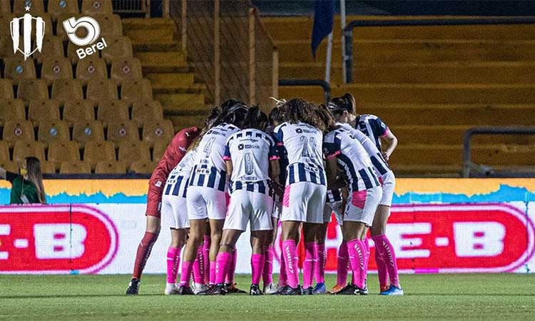 Rayadas le quita lo invicto a Tigres en el Clásico Regio Femenil