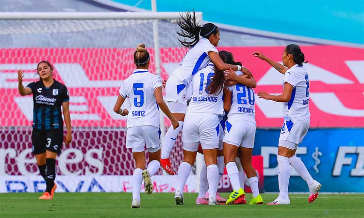 Cruz Azul femenil sorprende a Querétaro  