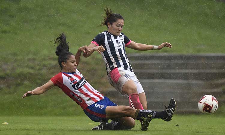 Héctor Becerra hará rotaciones en busca de su 11 ideal 