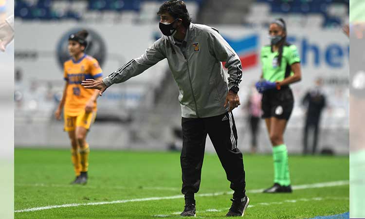 Roberto Medina: Falta un segundo tiempo, no podemos confiarnos