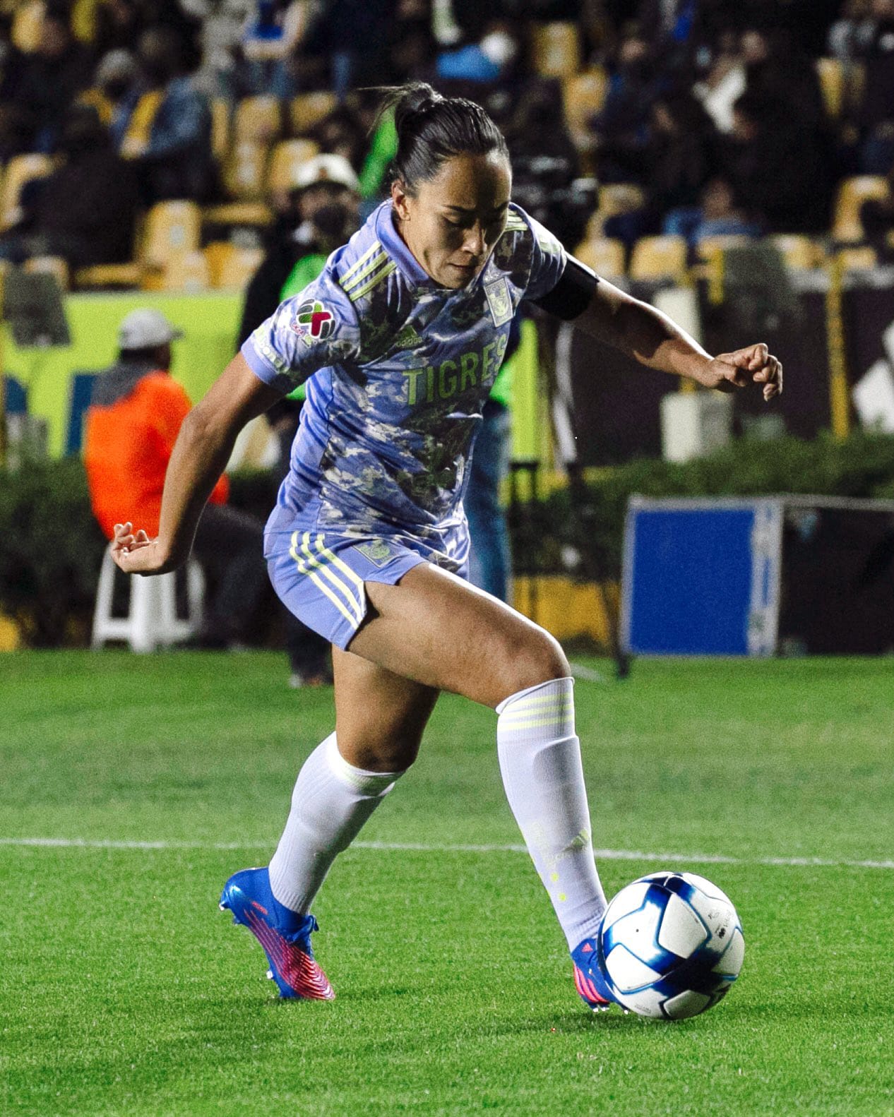 liliana mercado tigres femenil twitter vertical
