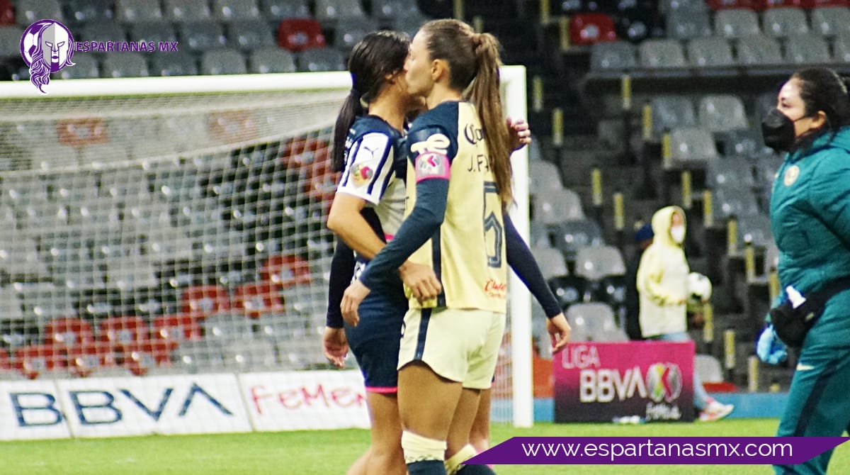 Janelly Farias y Rebeca Bernal foto espartanas mx 1