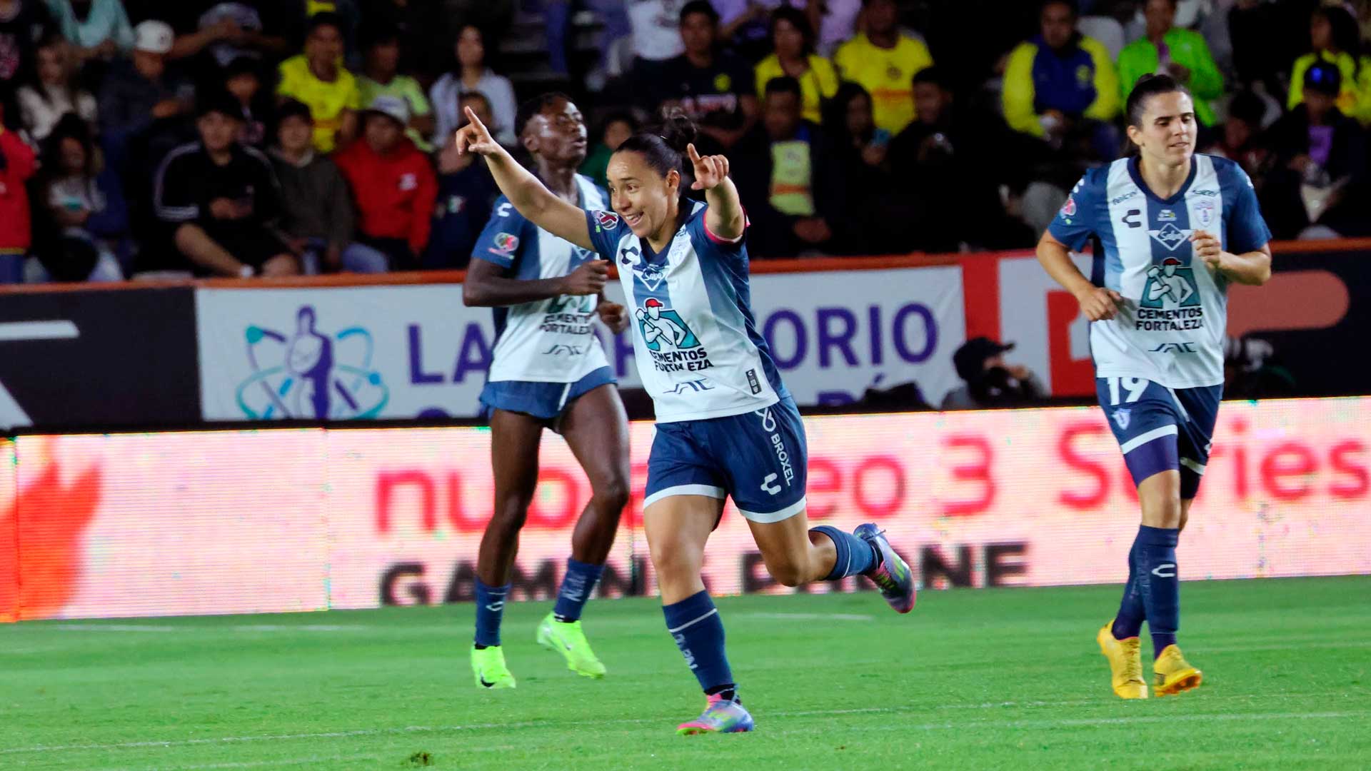 Pachuca golpea primero y vence 3-0 al América femenil en la ida de la final del Clausura 2025