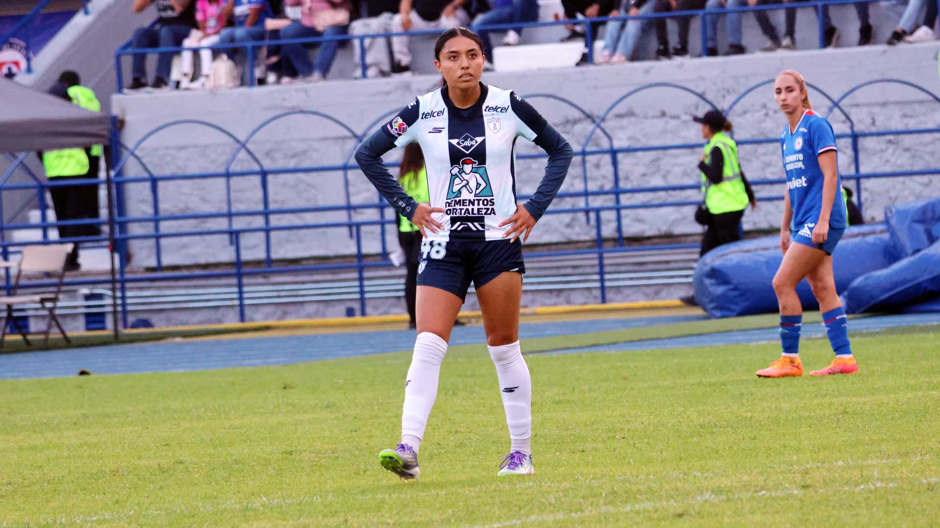 Abril Anahí Fragoso reconoce la competencia interna y el reto de consolidarse en Pachuca Femenil: "Debemos defender el escudo y la casa”