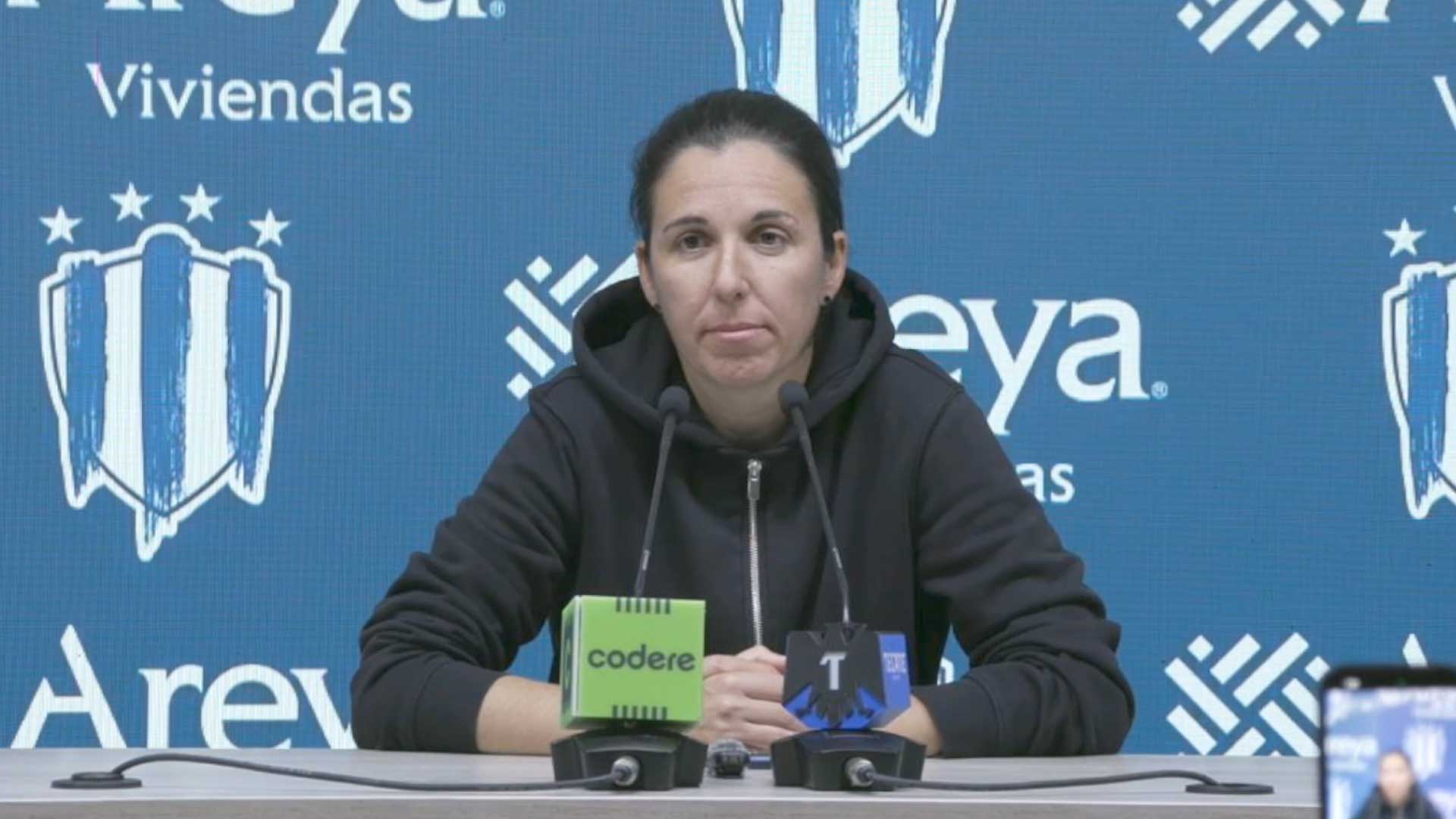 Amandine Miquel contenta con el liderato de Rayadas, pero “lo que importa es cómo lleguemos al final”