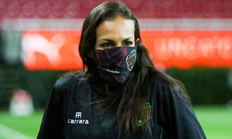 Ana Cristina González, emocionada tras debutar como DT del FC Juárez