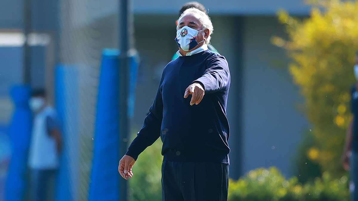 Leo Cuellar y el América femenil, un adiós que dolió en el corazón