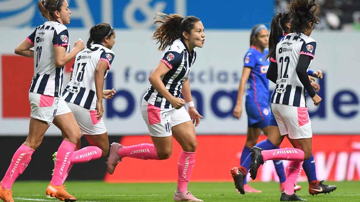 Las Rayadas golean 5-1 al Cruz Azul, que pierde el invicto