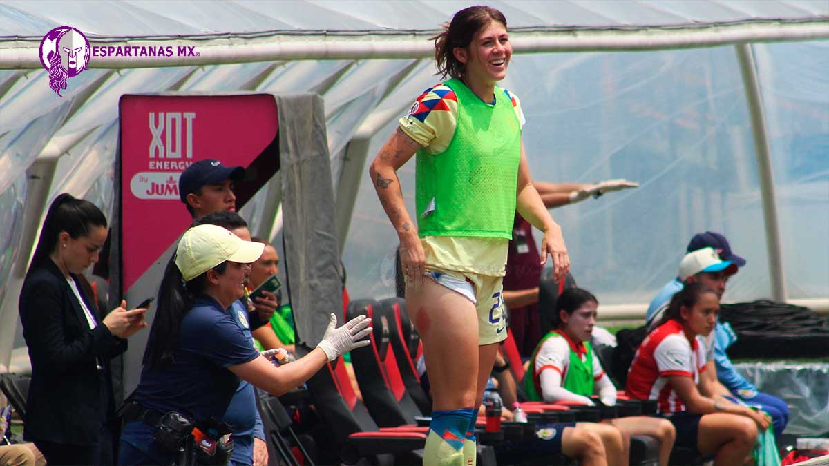 América femenil: ¡Ouch! Golpazo de Nicky Hernández en la pierna derecha