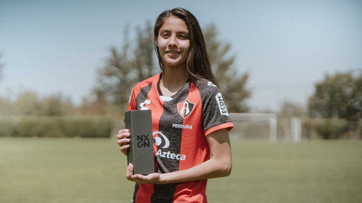 Alison González recibe el premio NxGn 2021 como 3era mejor jugadora del mundo 