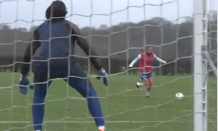 Impresionante golazo en la  práctica del Chelsea