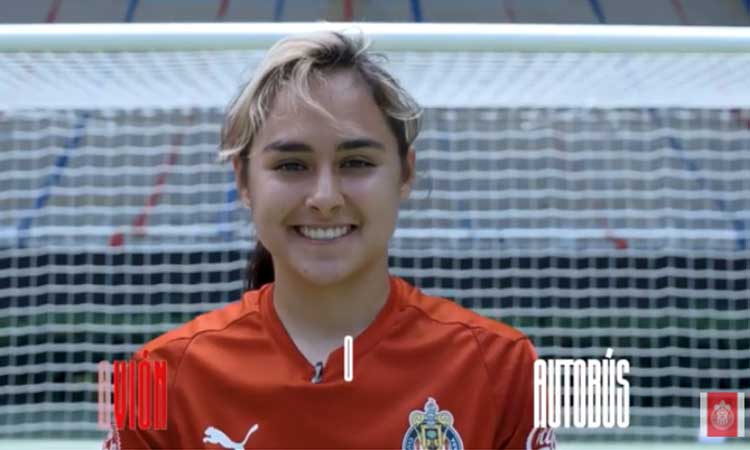 Chivas femenil: Blanca Félix prefiere leer y viajar en avión