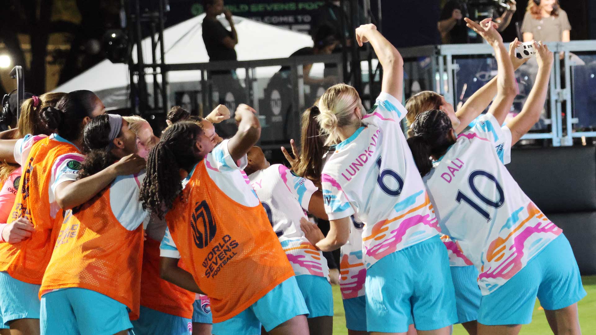 San Diego Wave arrasa 5–1 a Flamengo y jugará la final del World Sevens Football ante Tigres femenil